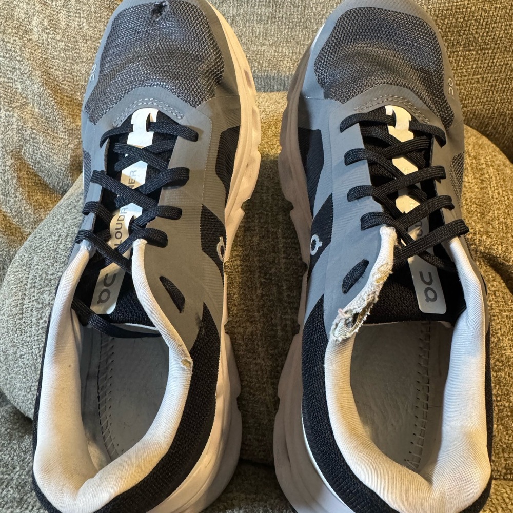 On Cloud Women’s Running Charcoal and White Athletic Shoes Size 10 - Picture 4 of 6